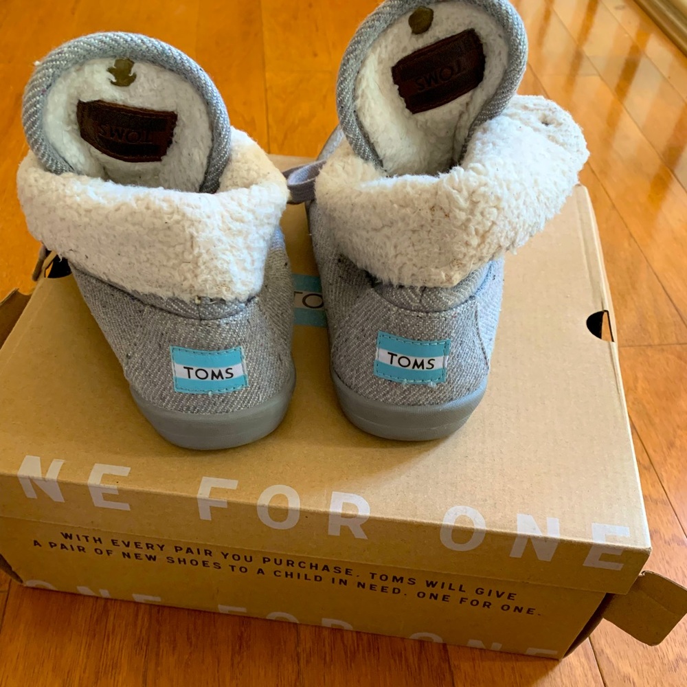 GUC Toms lined booties!